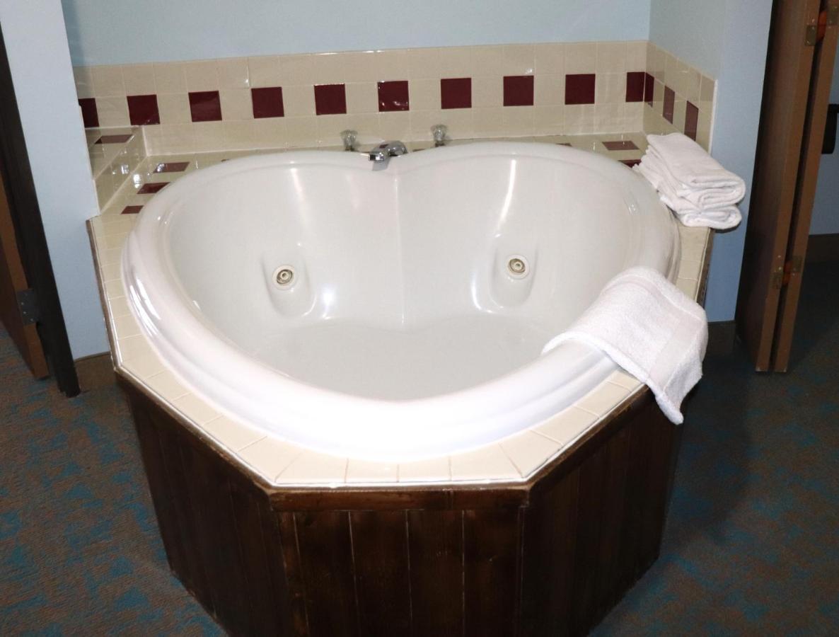 Bay Inn Tawas City Dış mekan fotoğraf
